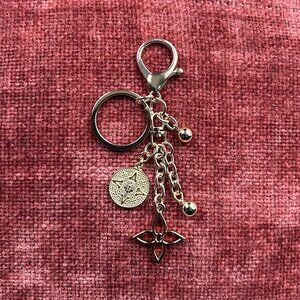 New STAR AND CLOVER Bag Charm Gold Tone⭐